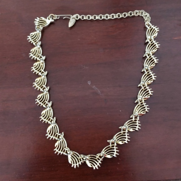 Beautiful gold necklace - Picture 4 of 4
